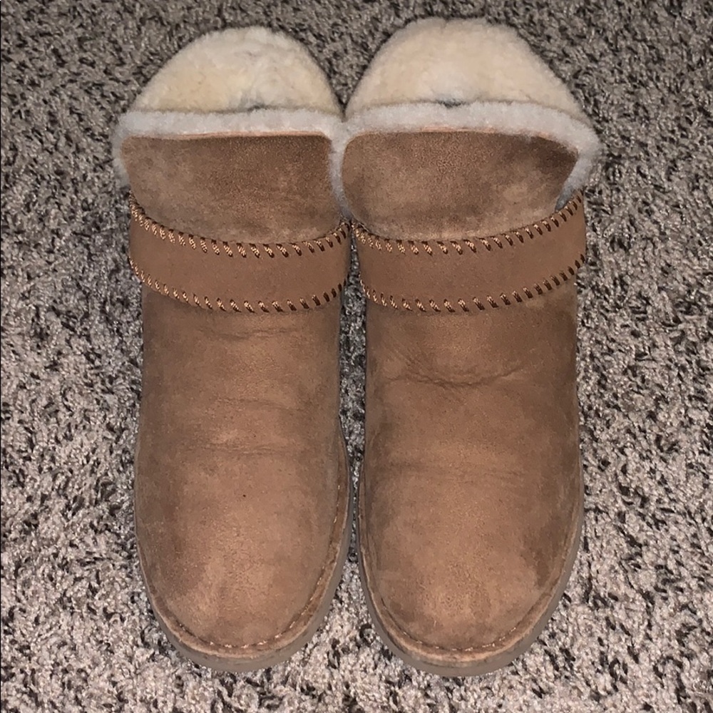 UGG MCKAY BOOTIES
